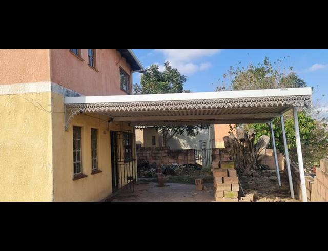 3 BEDROOM HOUSE FOR SALE IN UMLAZI C